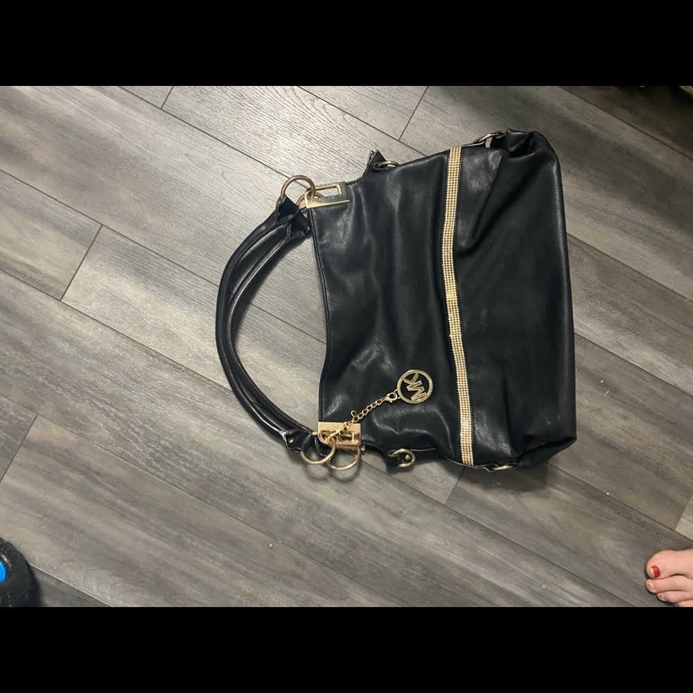 Michael Kors purse not authentic